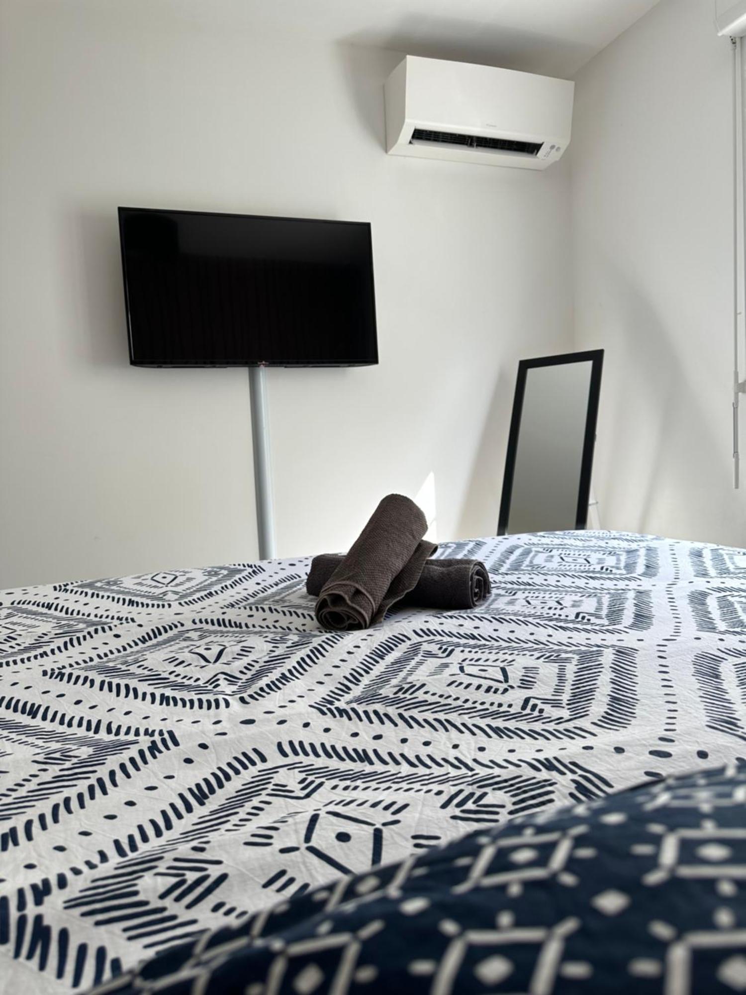 Bel Appartement Au Calme Avec Parking Menton Exterior foto